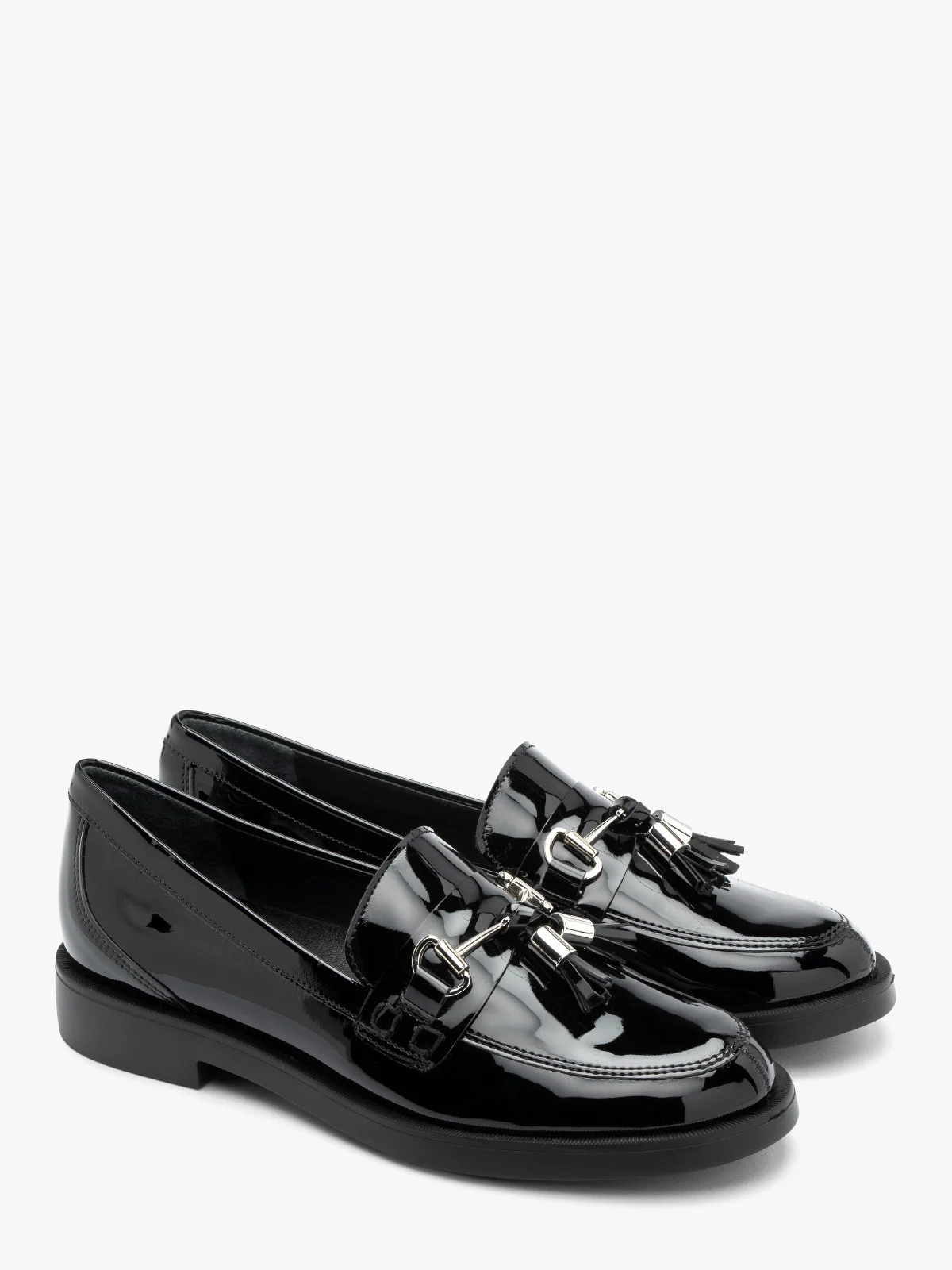 Lakierowane mokasyny damskie z chwostami