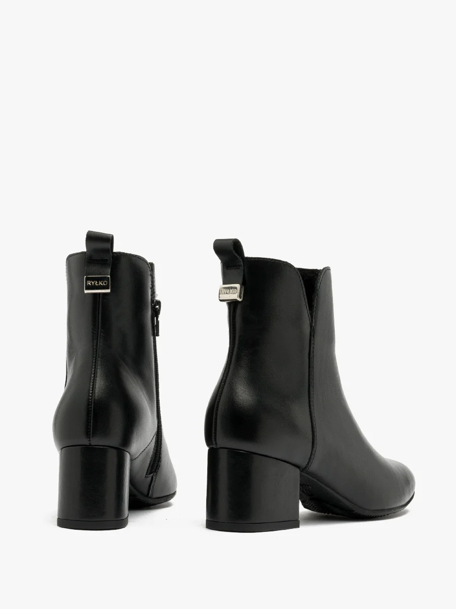 Czarne botki na niskim obcasie