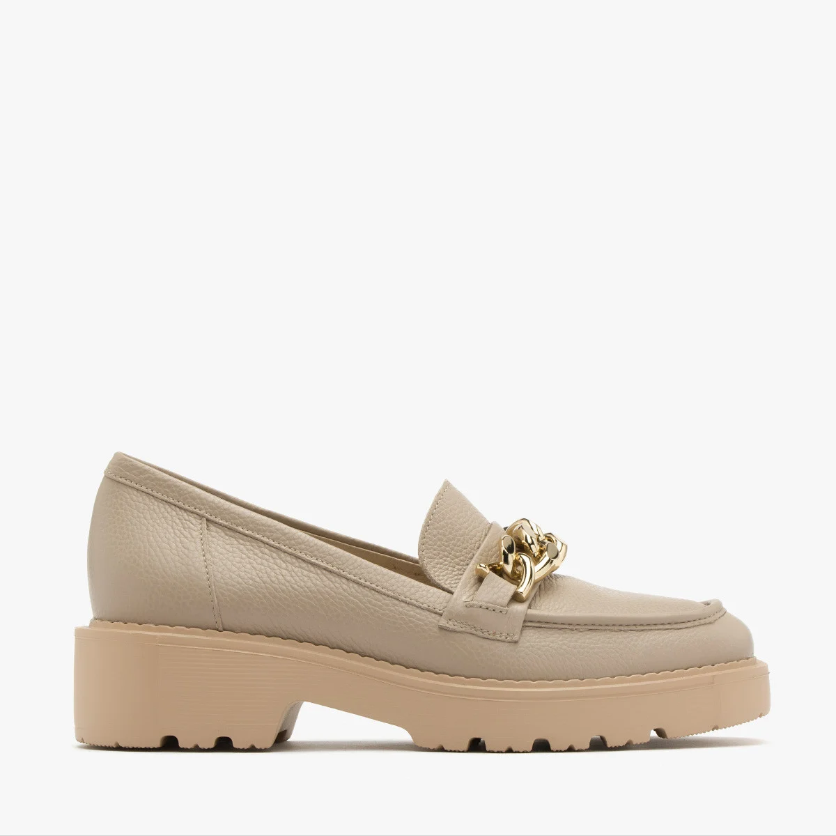 Beżowe mokasyny z łańcuchem