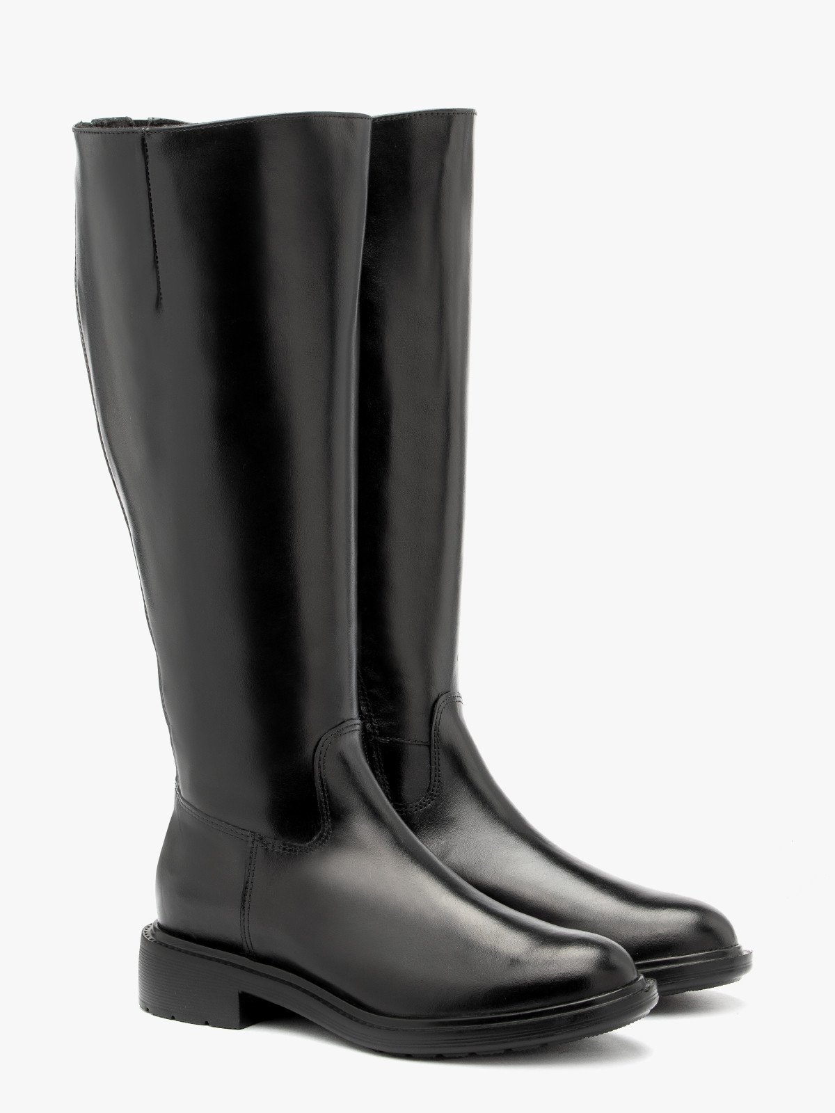 Klasyczne czarne kozaki z szeroką cholewką