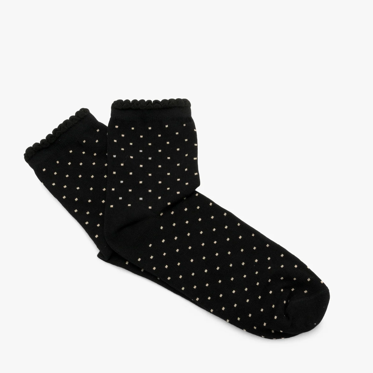 Czarne skarpety w beżowe kropki z falbanką