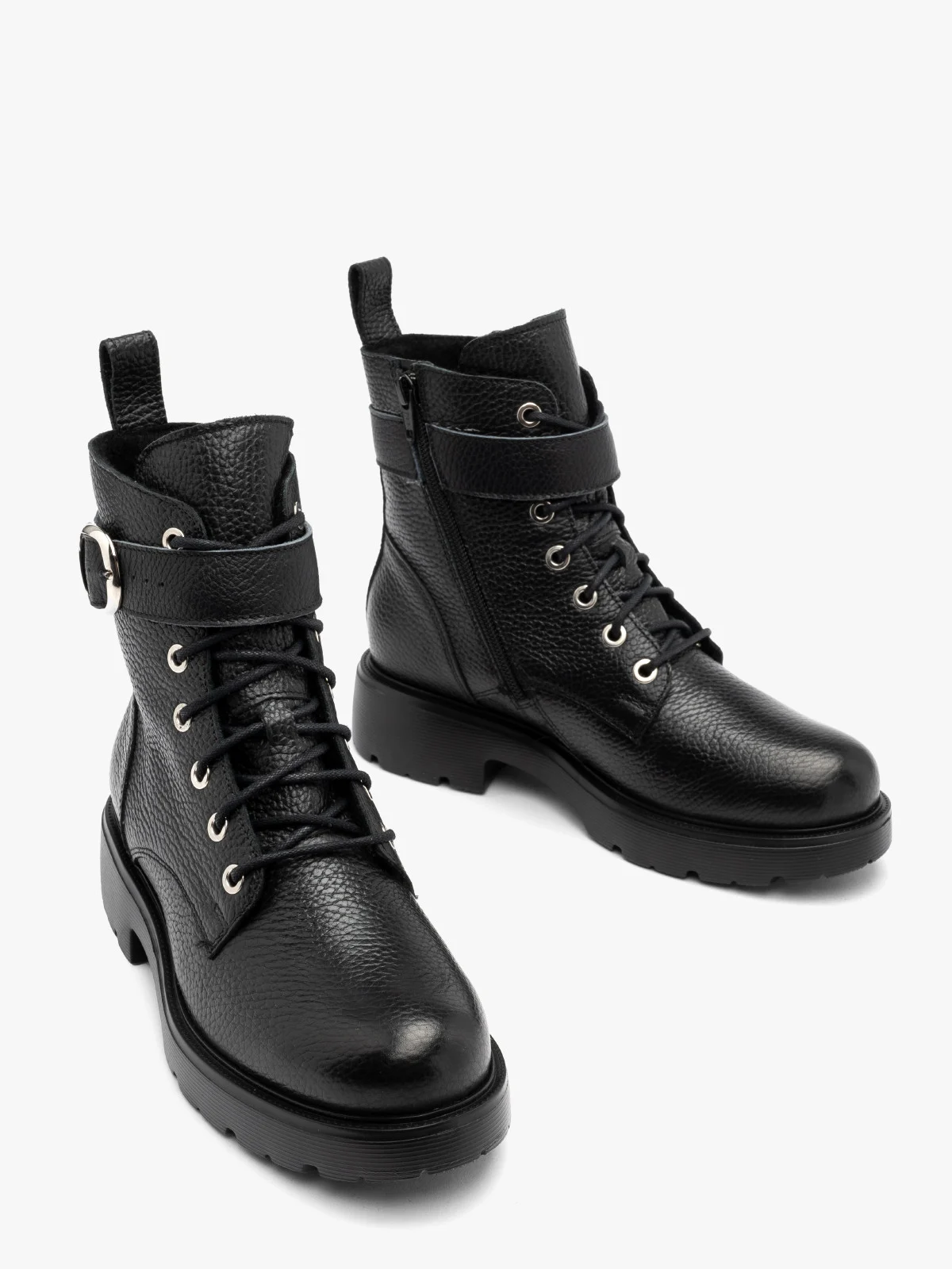 Czarne trzewiki damskie z ozdobną sprzączką