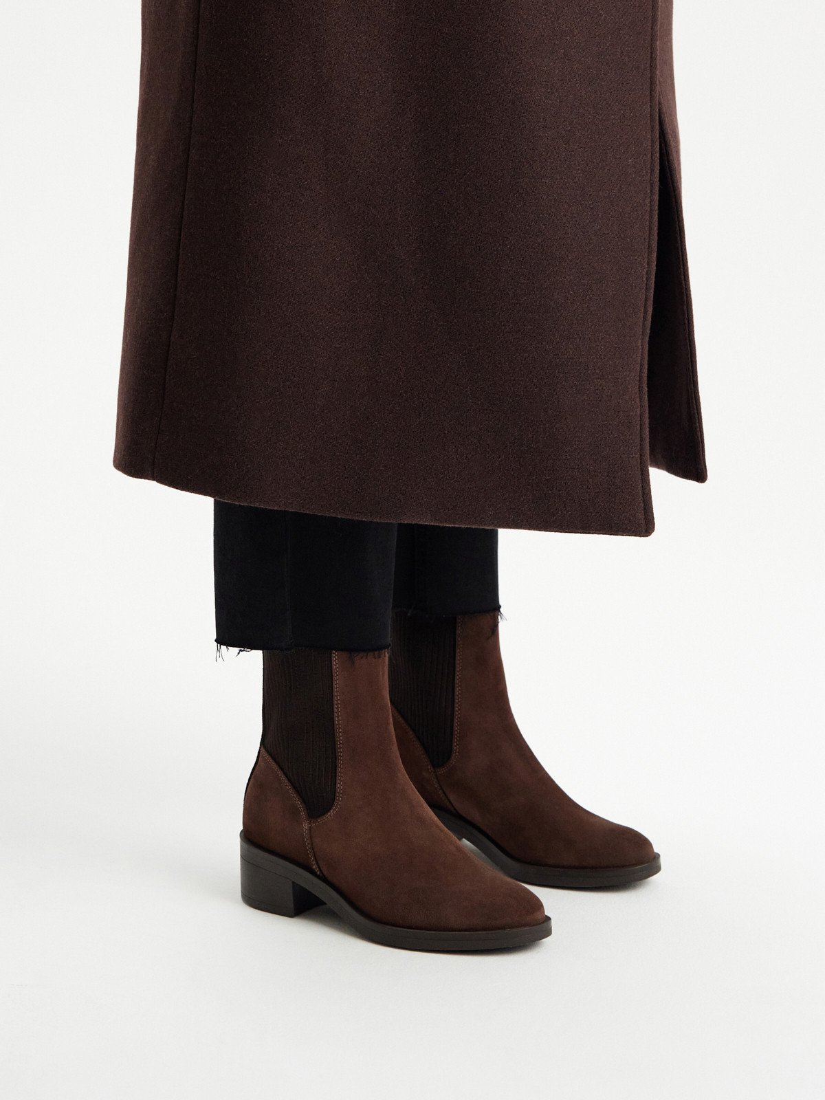 Brązowe sztyblety damskie z ozdobną gumą