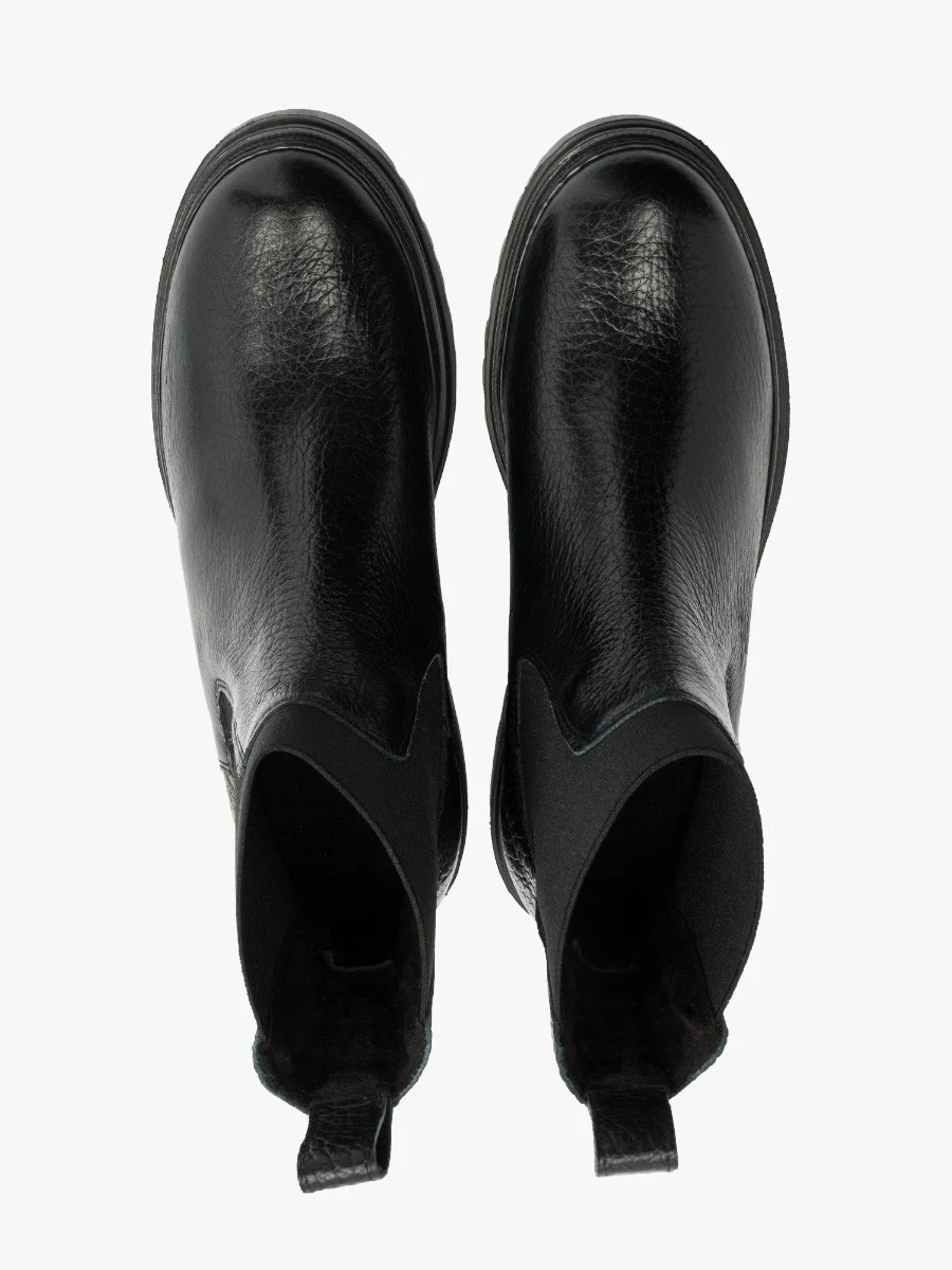 Czarne sztyblety z elastyczną gumą