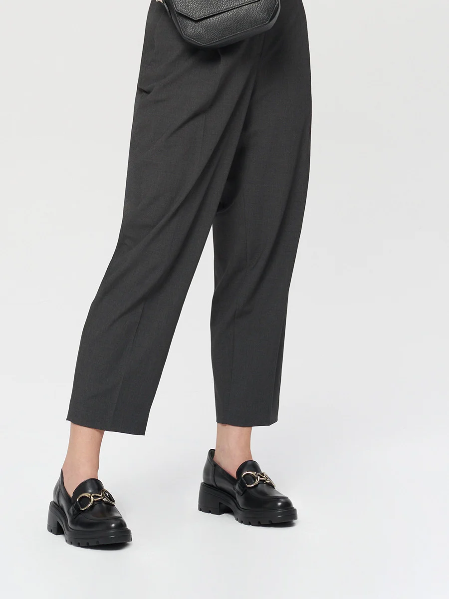 Czarne mokasyny na masywnym spodzie