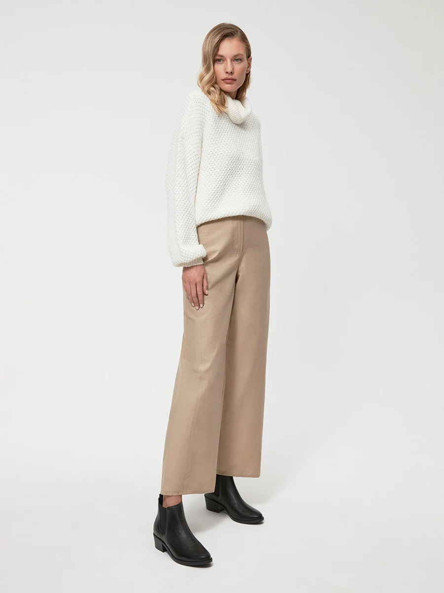 Czarne sztyblety na niskim obcasie