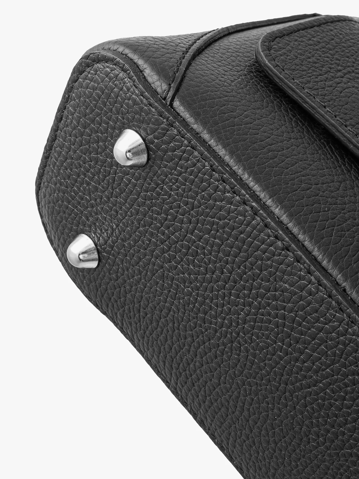 Elegancka, czarna torebka z dwoma paskami