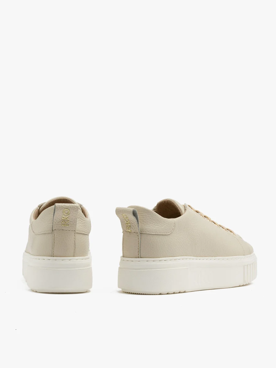 Kremowe półbuty sportowe na lekkiej podeszwie