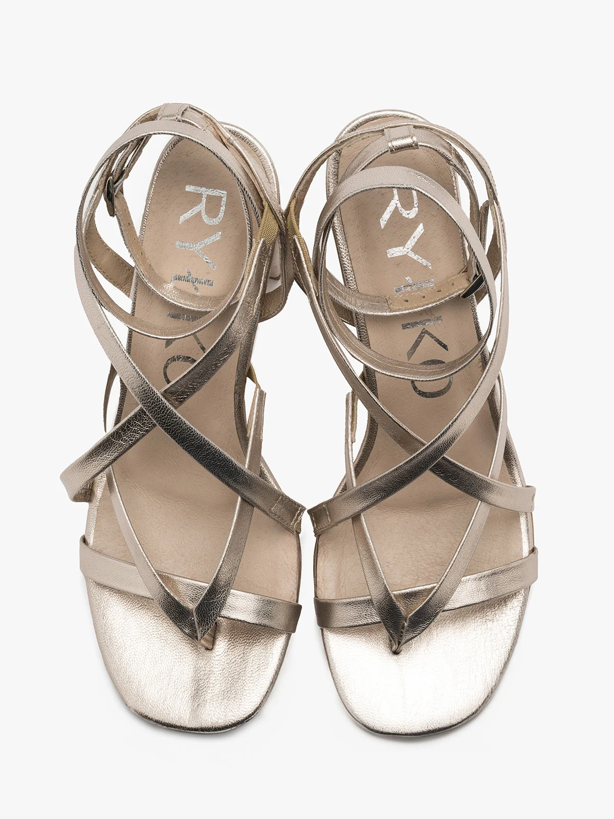 Platynowe japonki na obcasie