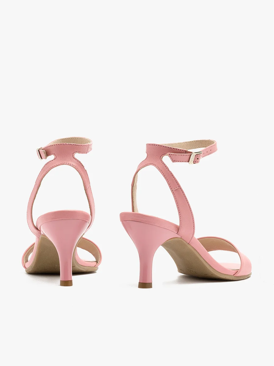 Różowe sandały na szpilce