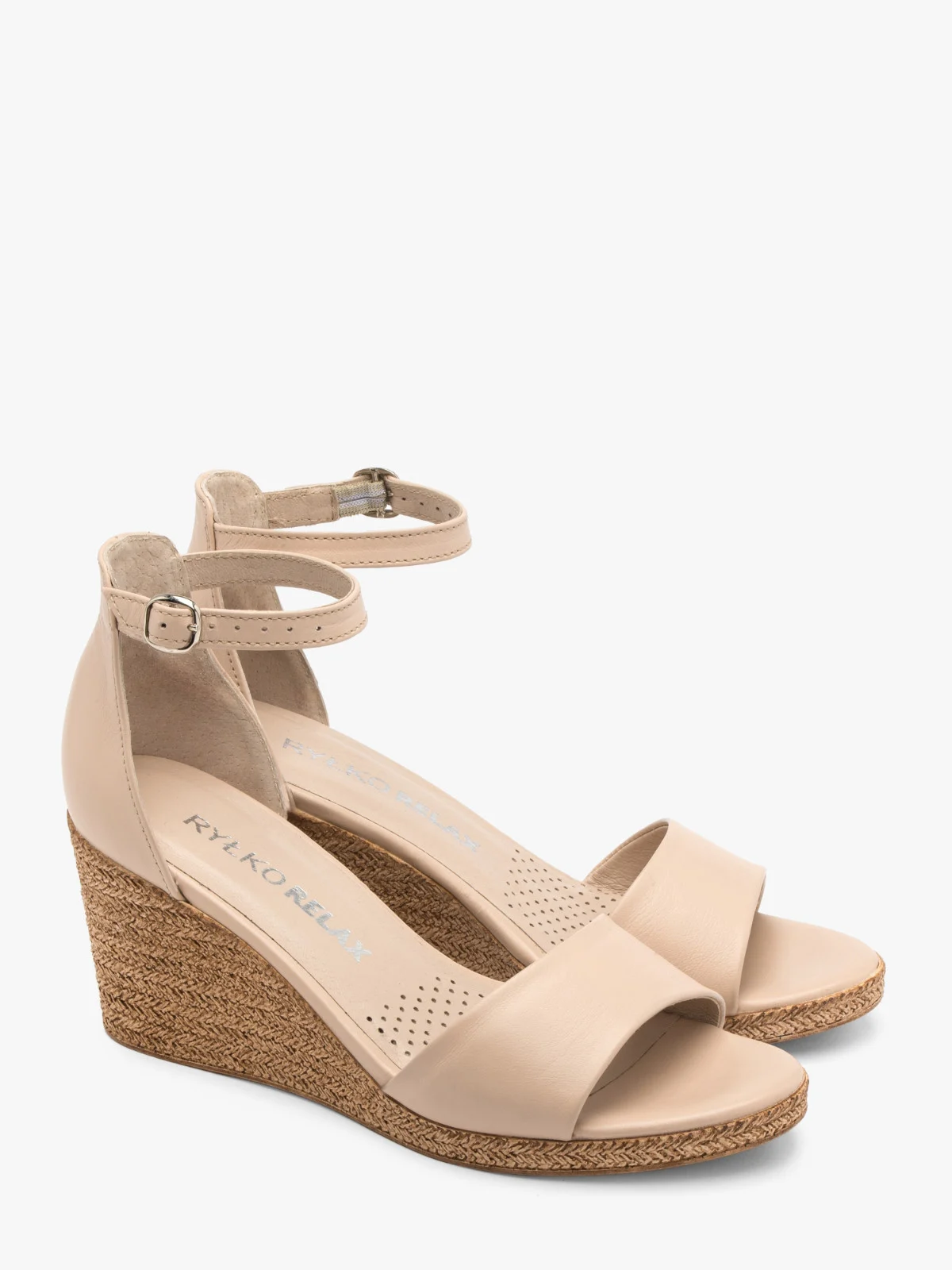 Beżowe sandały na platformie