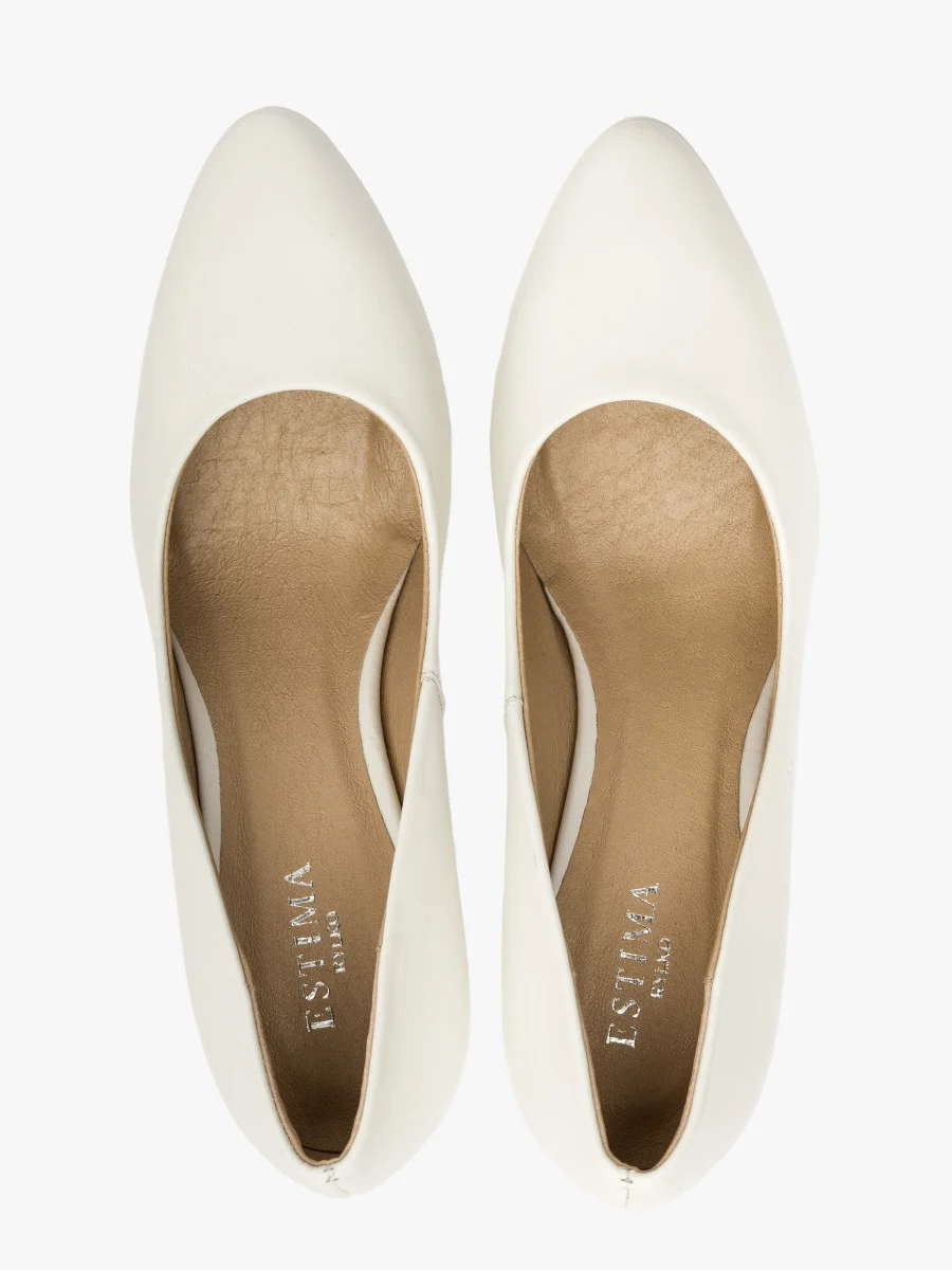 Kremowe czółenka na szpilce