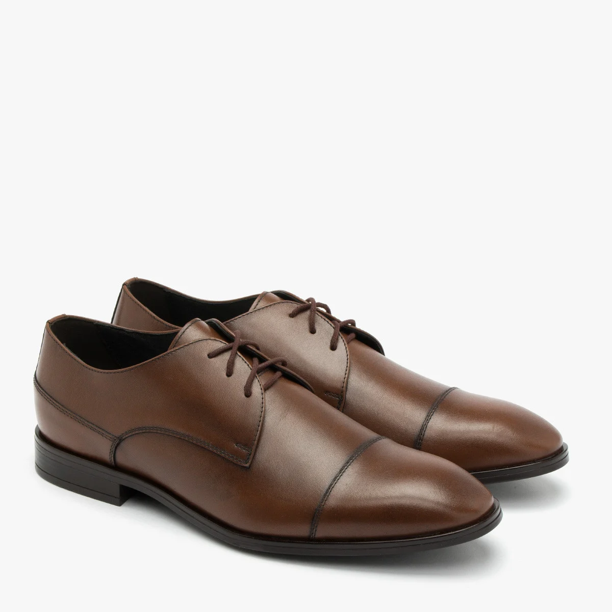 Ciemnobrązowe półbuty sznurowane