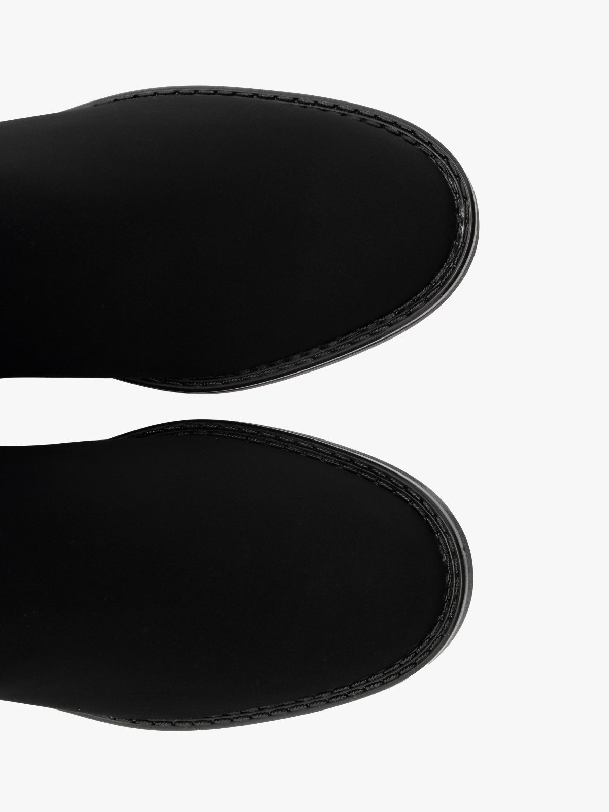 Elastyczne kozaki z szeroką cholewką