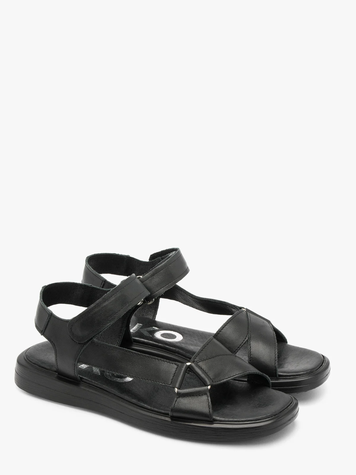 Sandały z ozdobna cholewką zapinaną na rzep