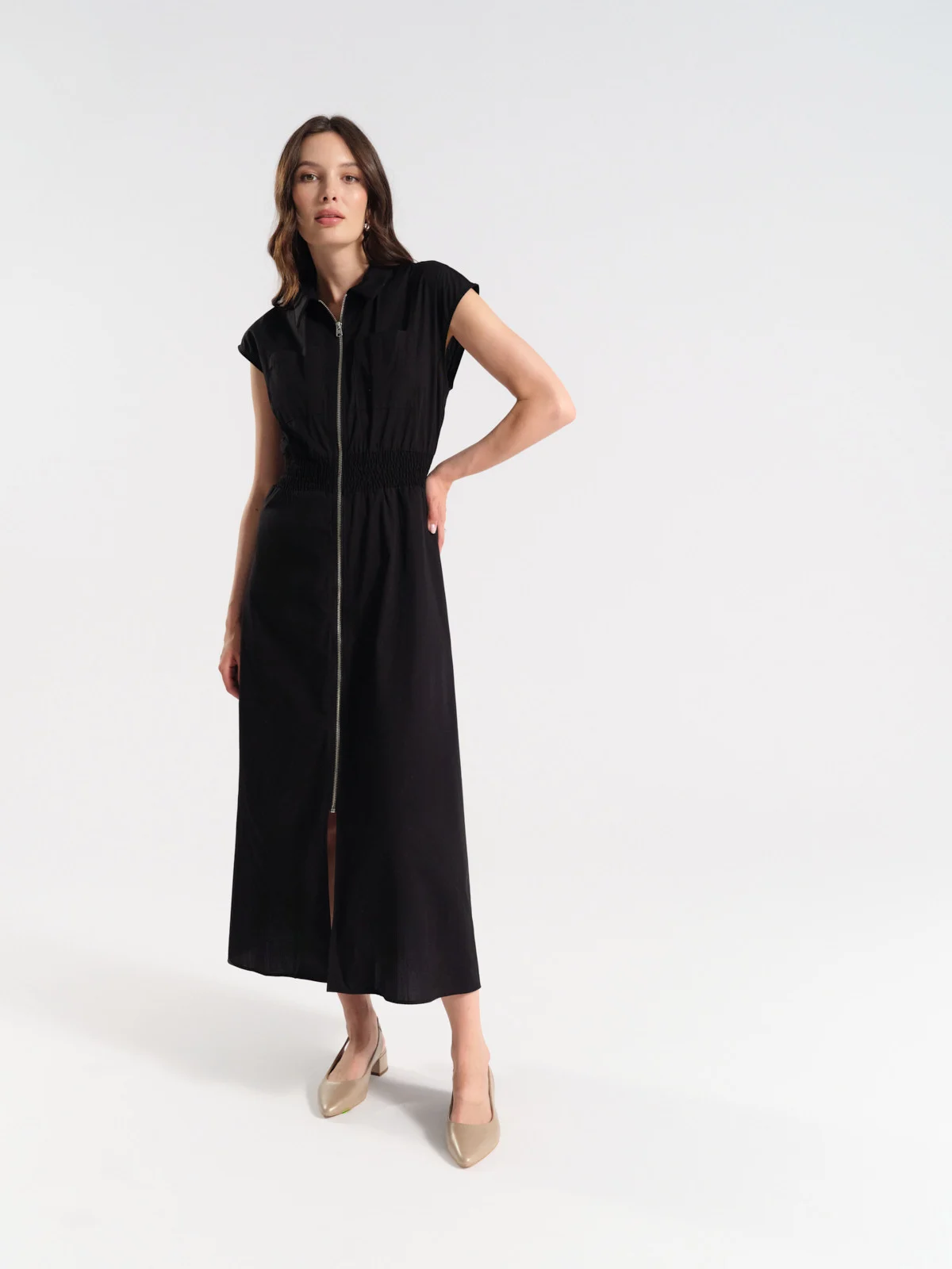 Platynowe czółenka z otwartą piętą