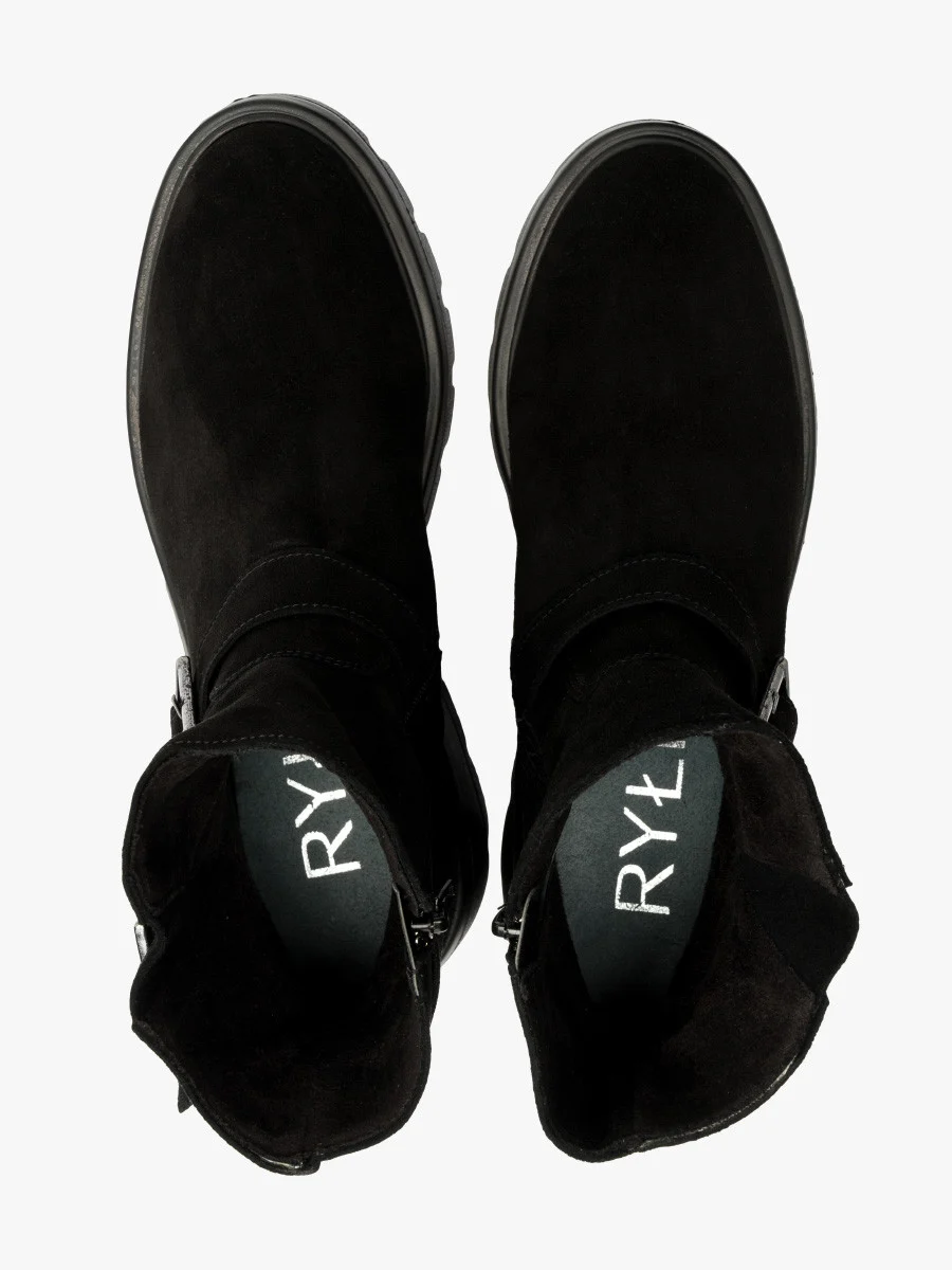 Czarne botki ze sprzączkami