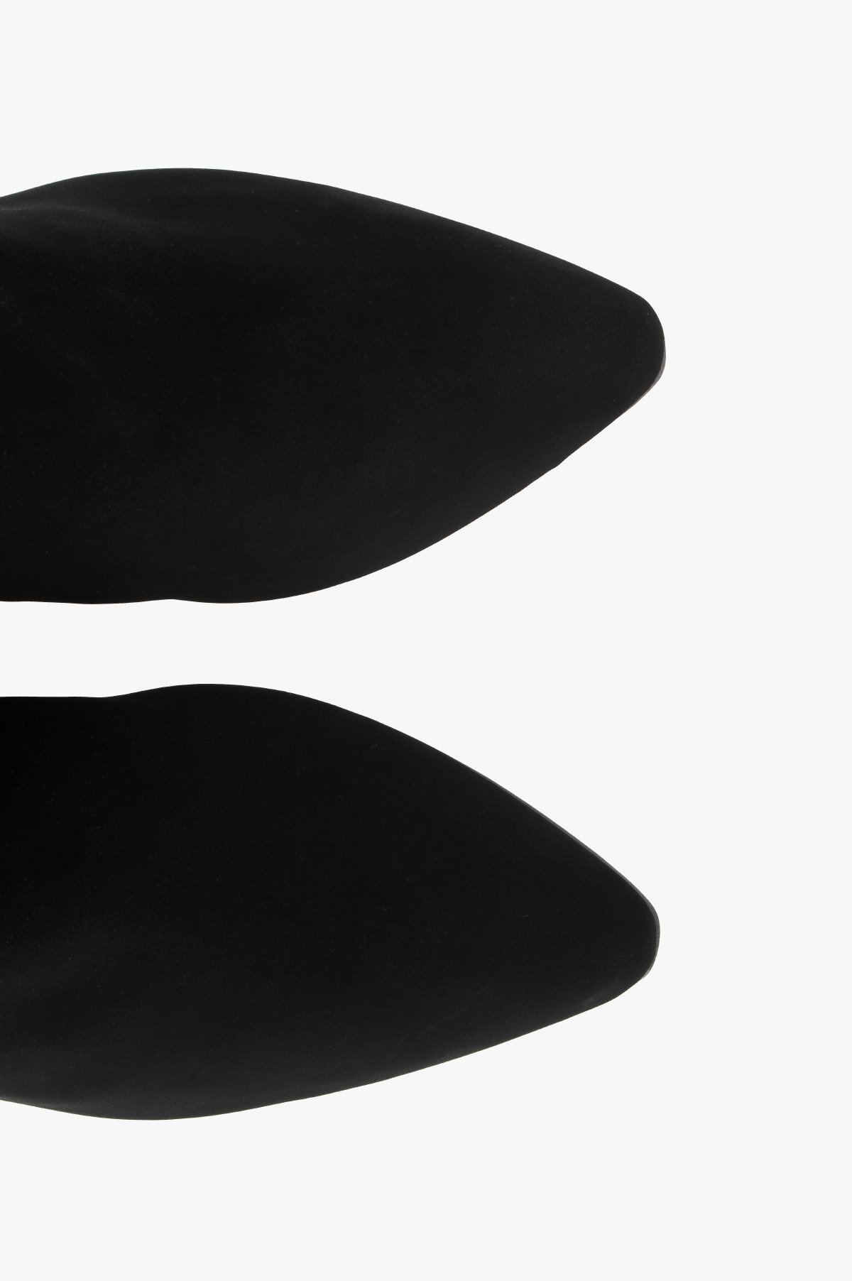 Elastyczne kozaki z wąską cholewką