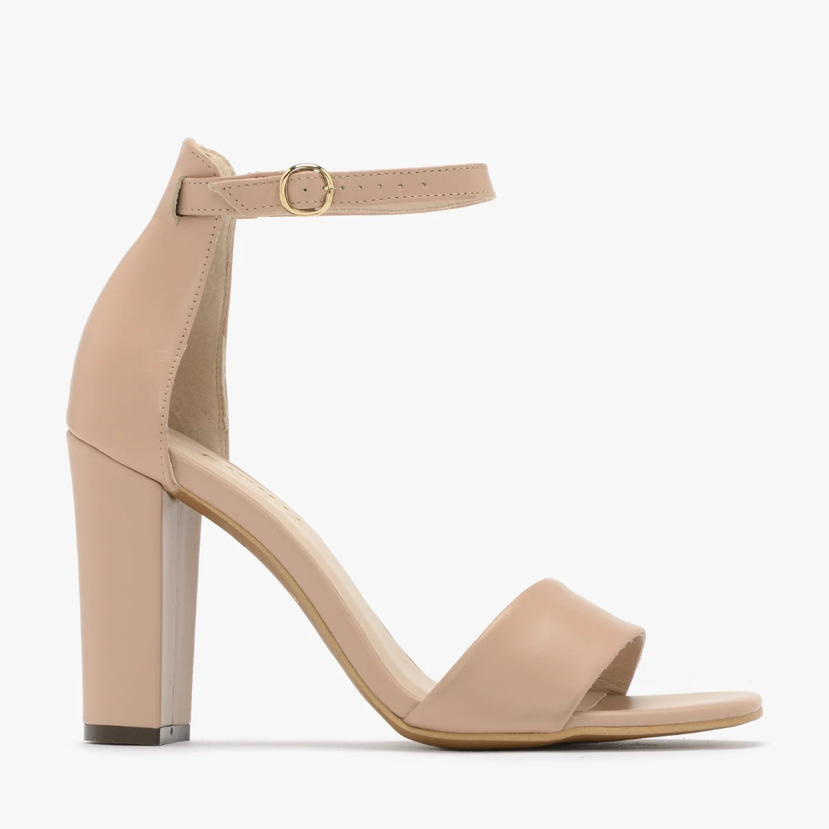 Beżowe sandały na słupku