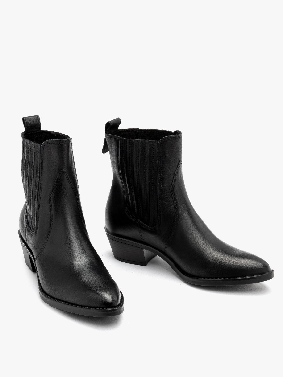 Czarne sztyblety damskie z noskiem w szpic