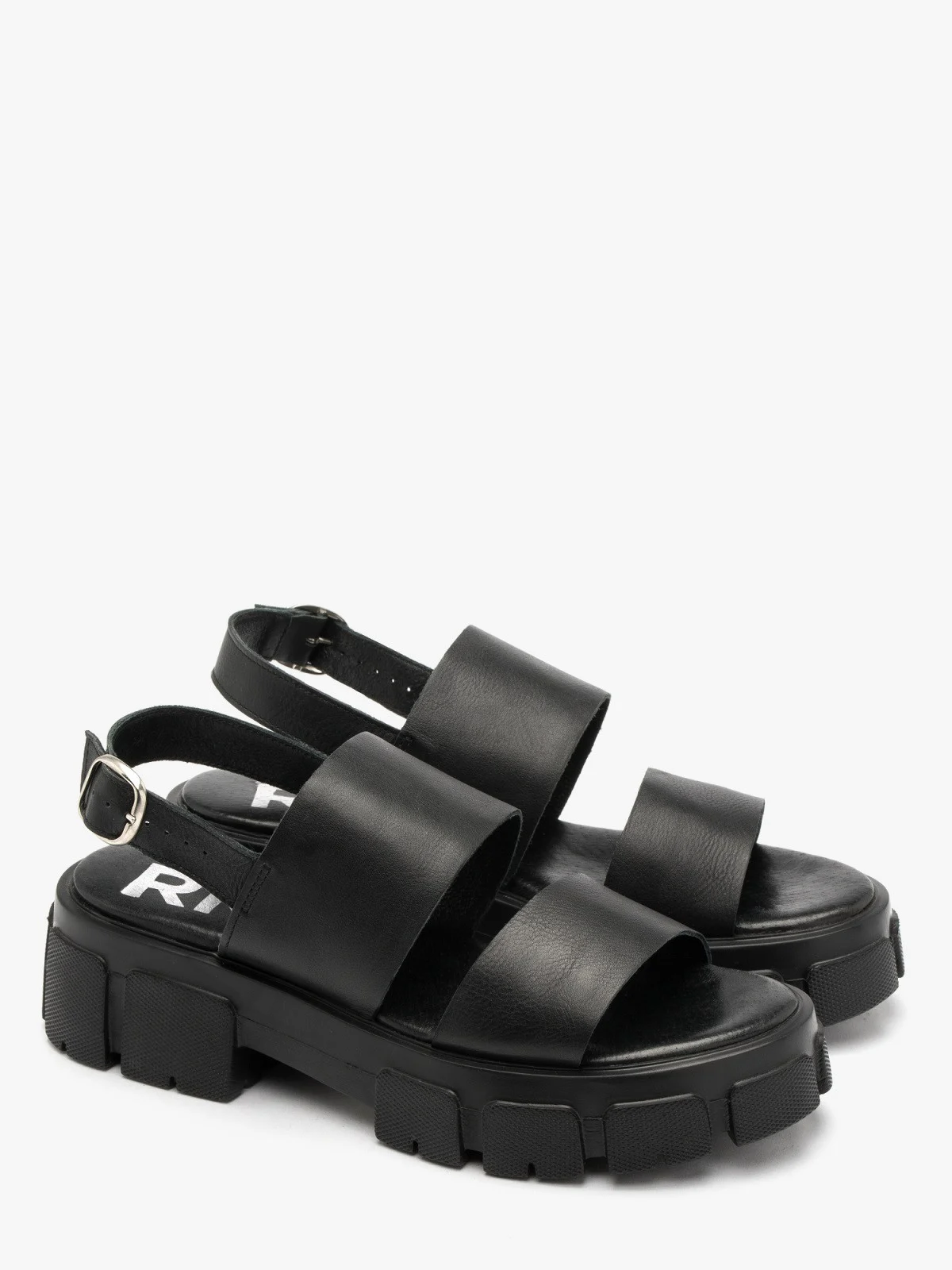 Czarne sandały na masywnym spodzie