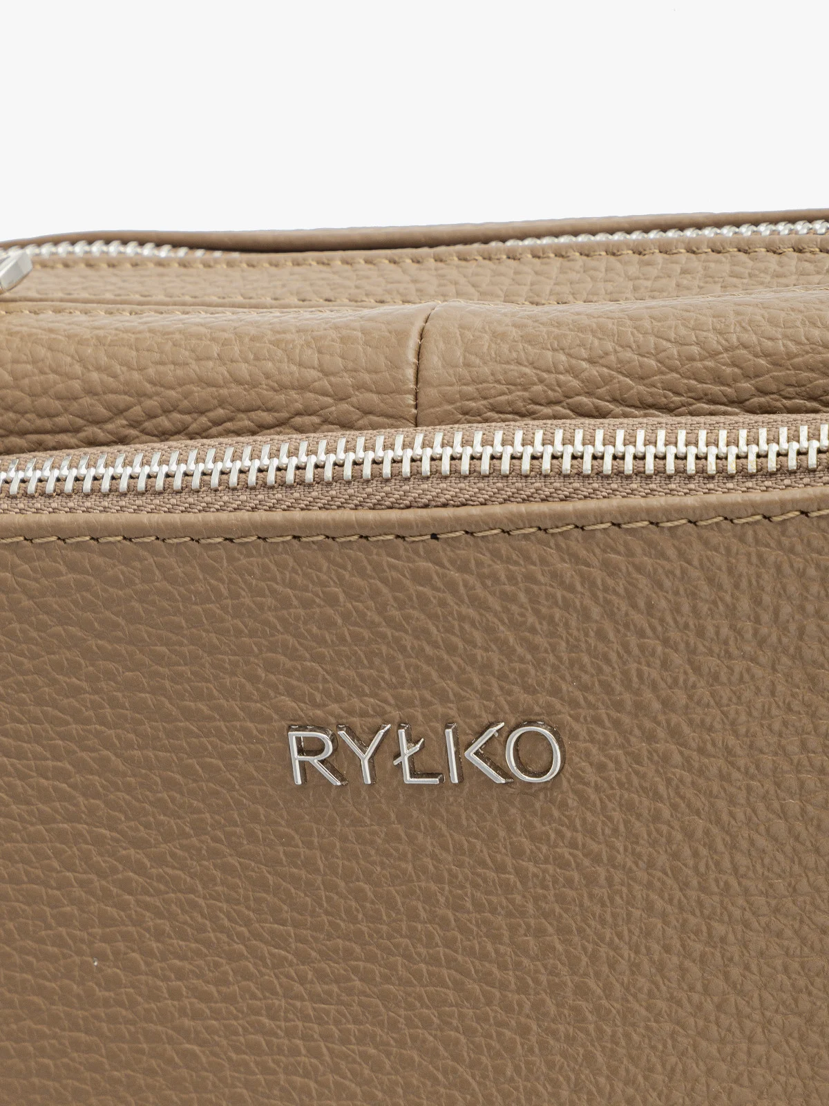 Beżowa torebka średniej wielkości