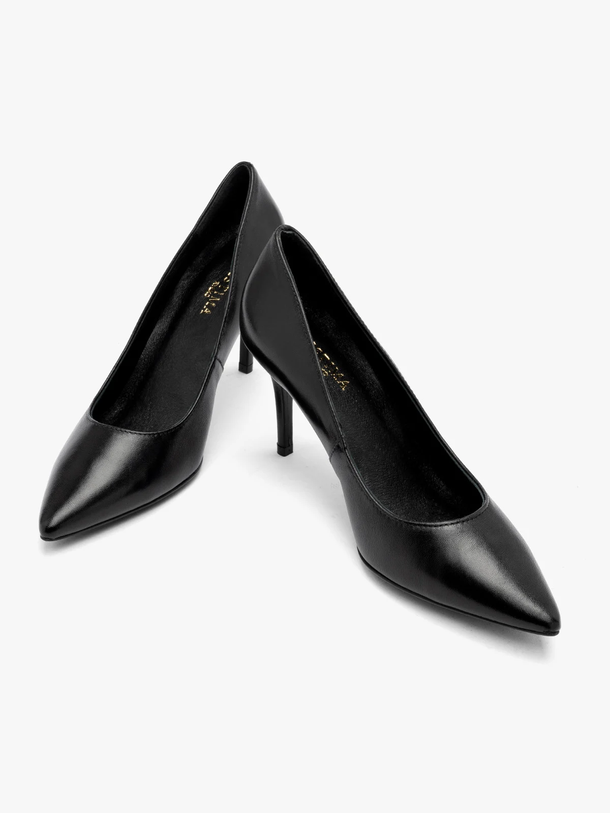 Czarne czółenka na szpilce