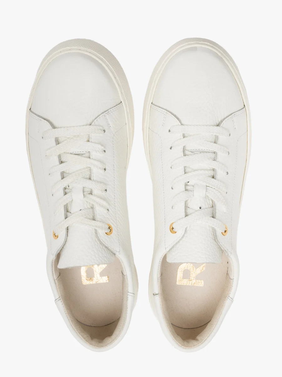 Białe półbuty sportowe ze złotymi detalami