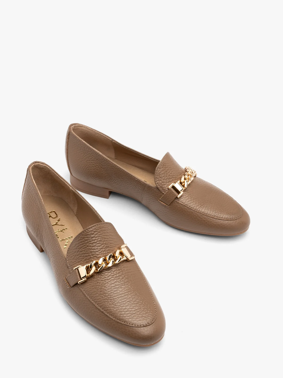 Ciemnobeżowe mokasyny damskie z ozdobą