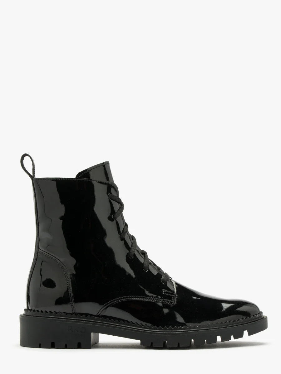Czarne lakierowane trzewiki damskie