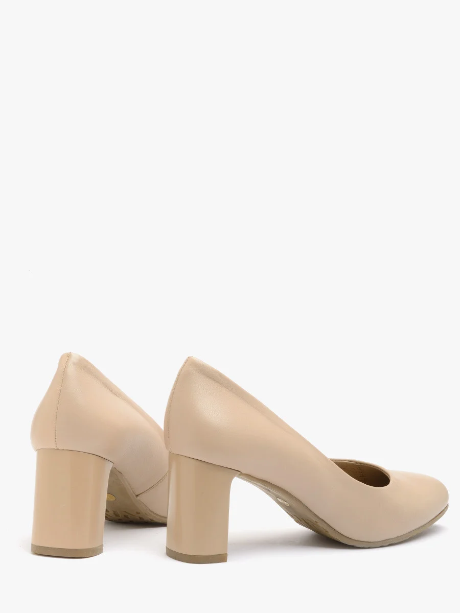 BEŻOWE CZÓŁENKA NA SŁUPKU