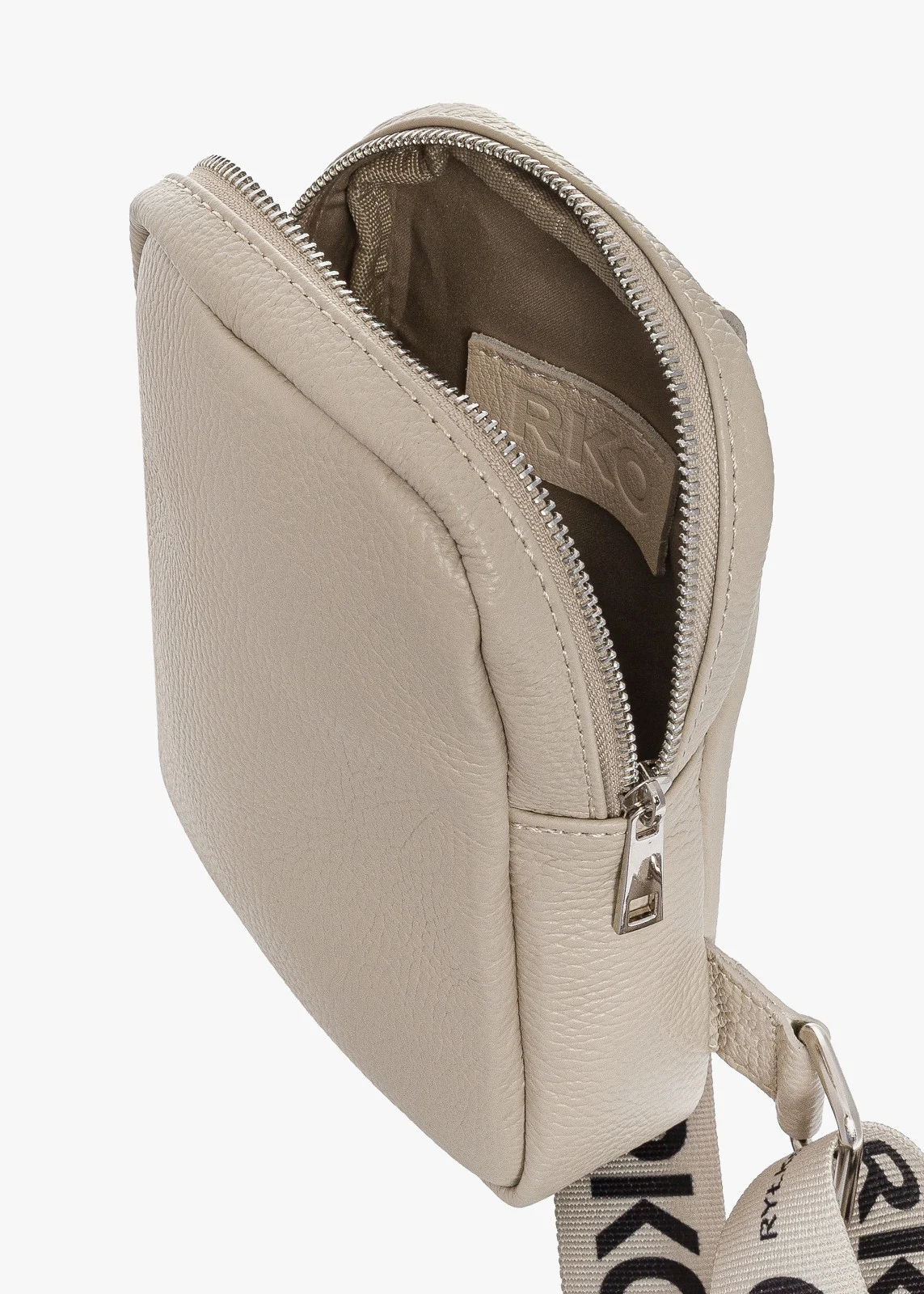 Beżowa torebka typu nerka z ozdobnym paskiem z taśmy