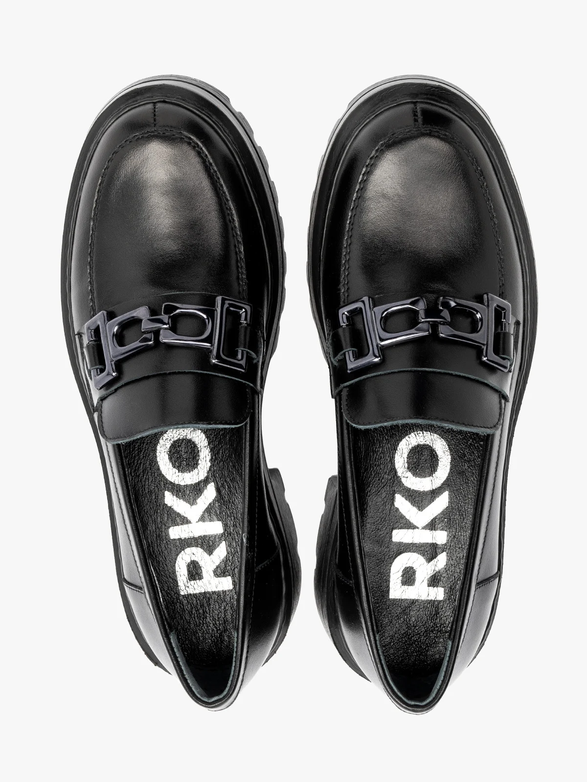 Czarne mokasyny damskie z ozdobą na cholewce