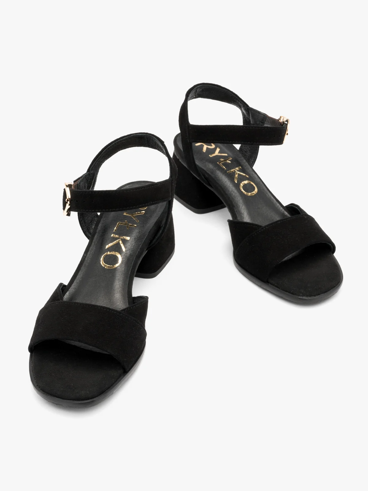 Czarne, welurowe sandały na niskim obcasie