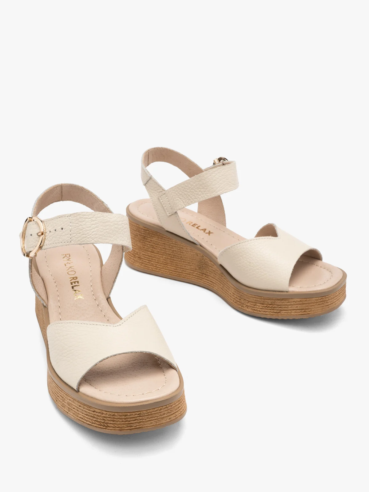 Kremowe sandały na platformie