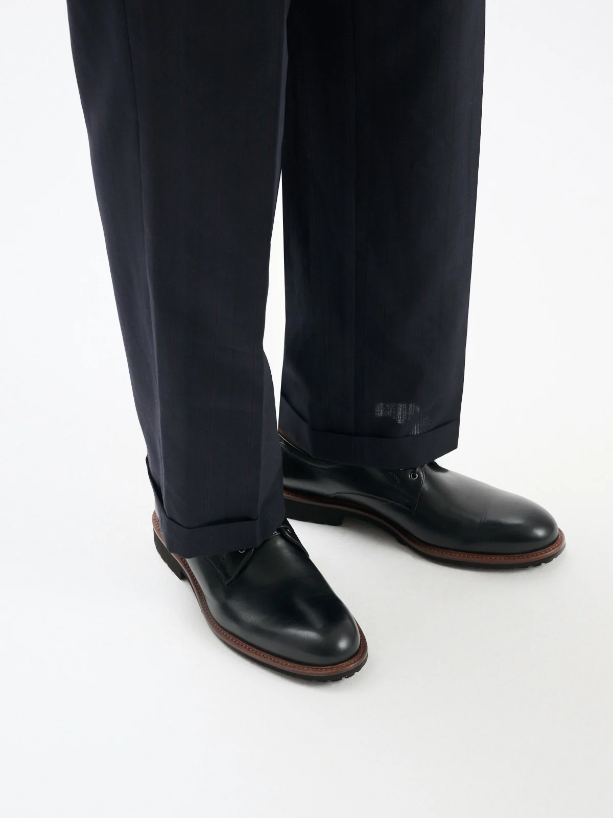 Czarny półbut męski na lekkim spodzie