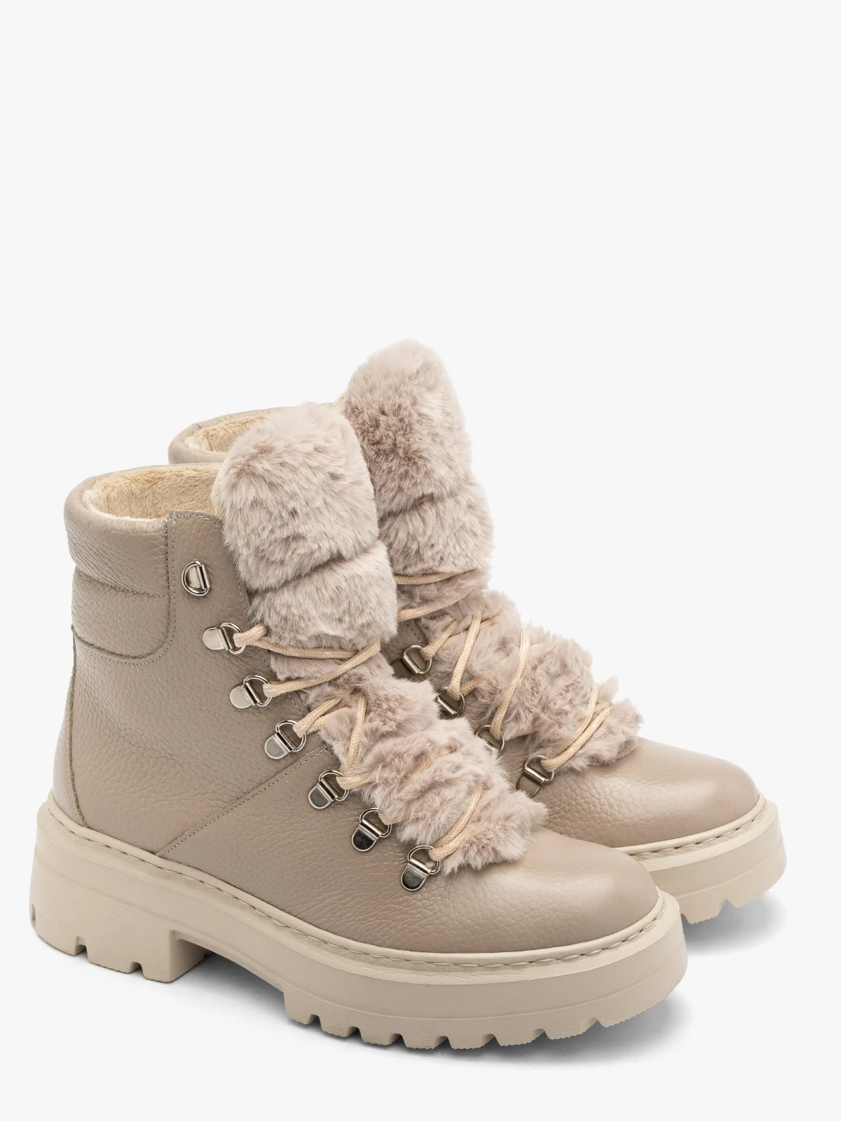 Beżowe trzewiki z futerkiem na języku