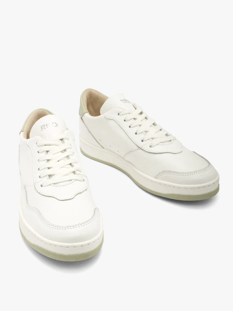 Białe półbuty sportowe z miętową wstawką na pięcie