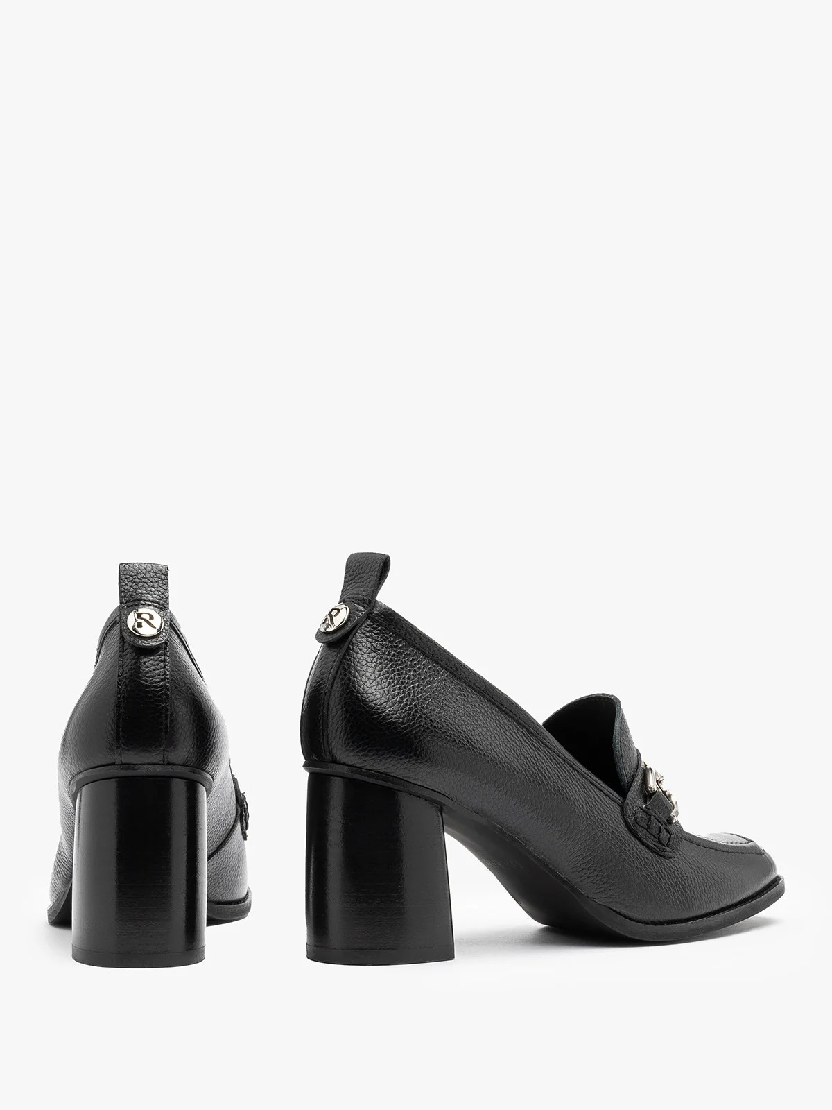 Czarne mokasyny na obcasie