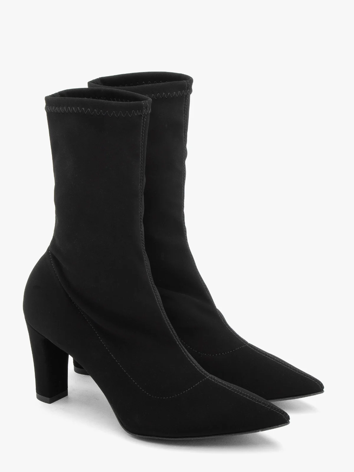 Czarne, elastyczne botki na grubej szpilce