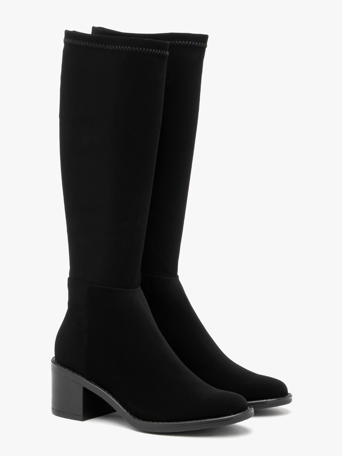 Elastyczne kozaki z szeroką cholewką