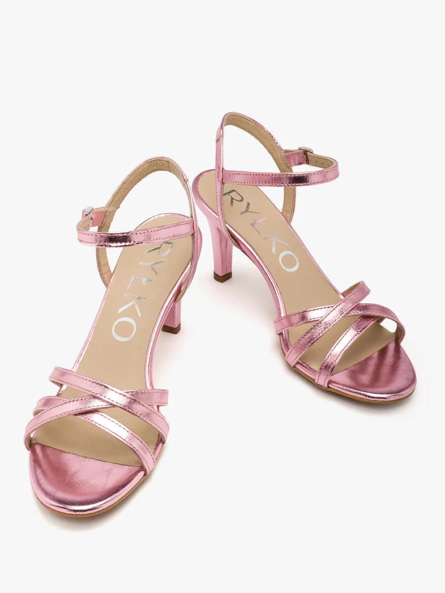 Różowe sandały na szpilce