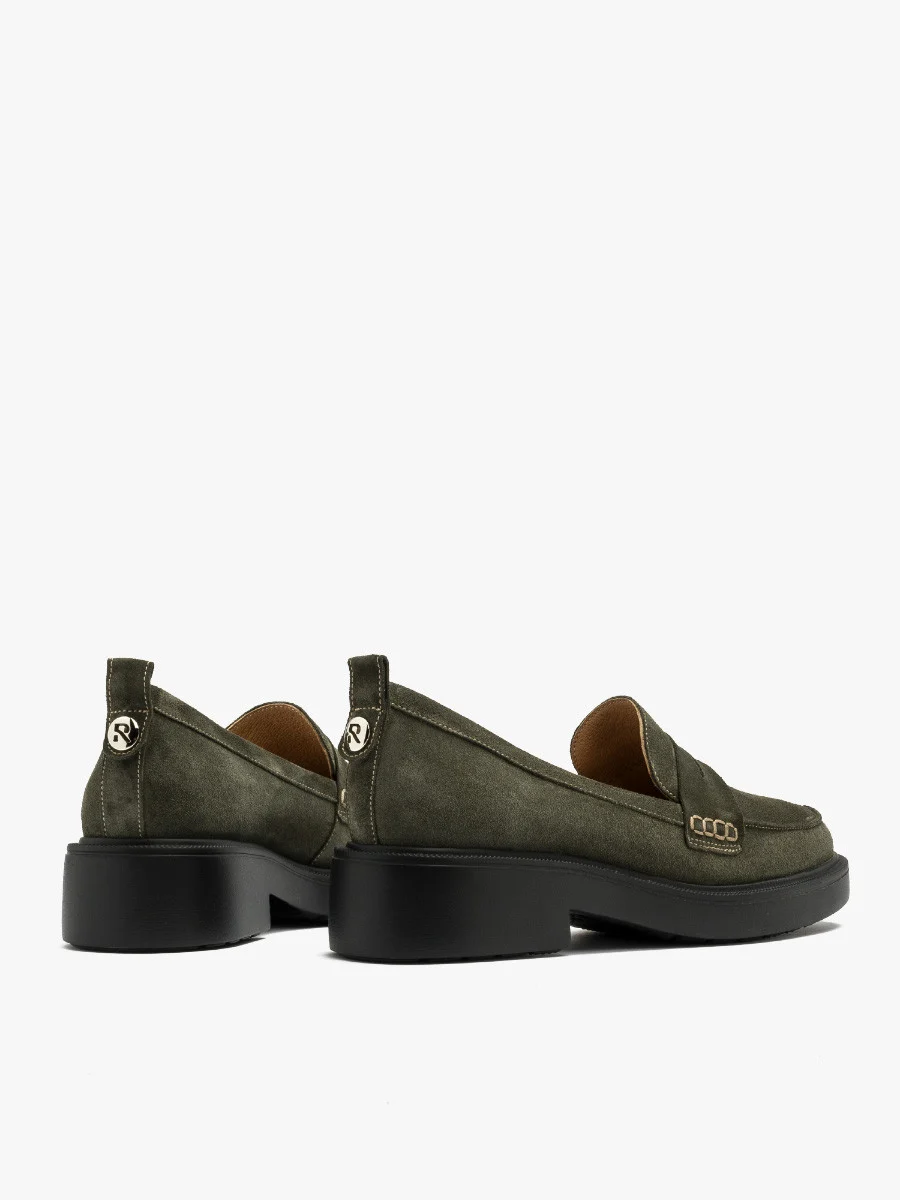 Mokasyny khaki z ozdobnymi przeszyciami