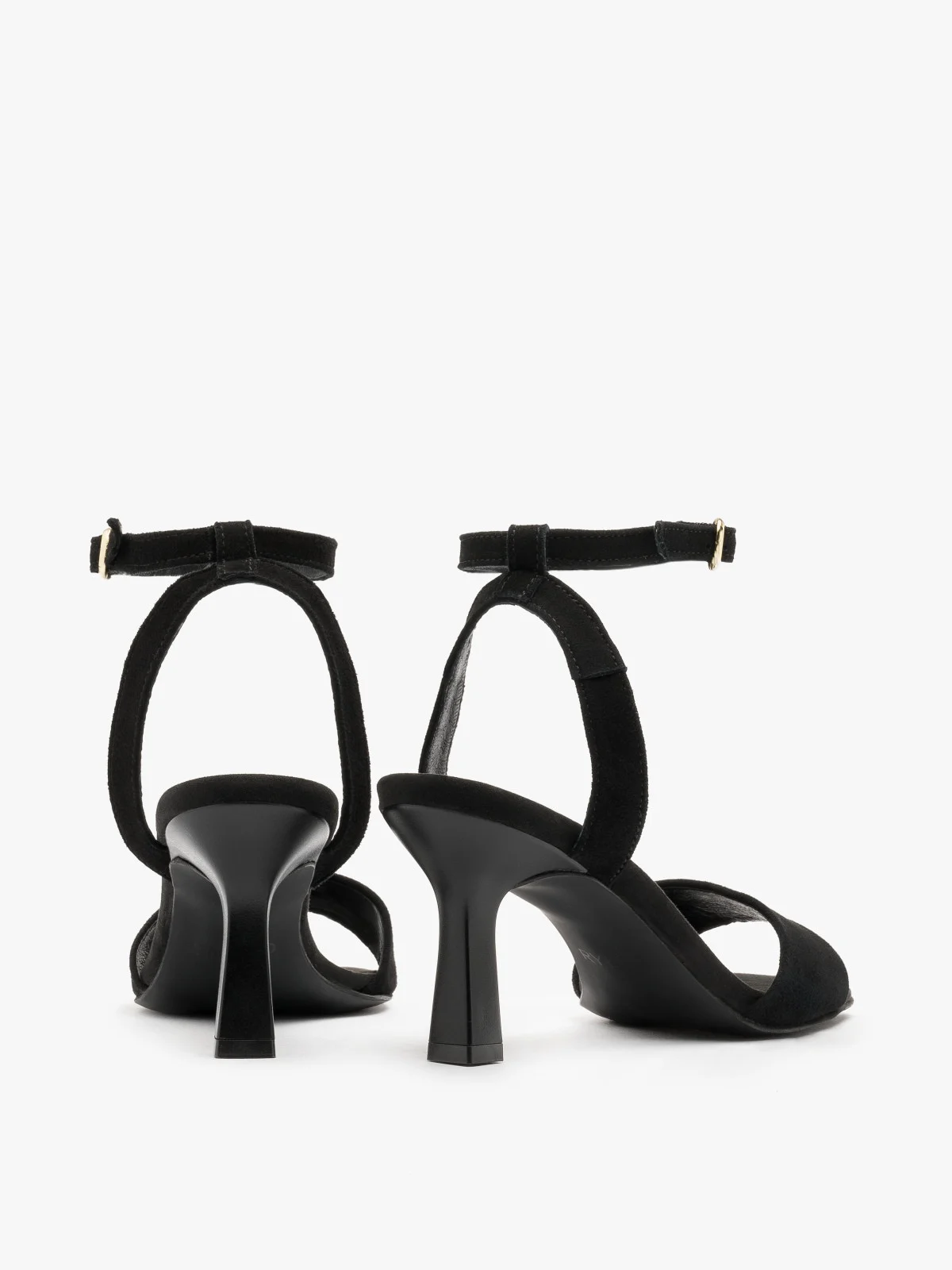 Czarne sandały na lakierowanej szpilce