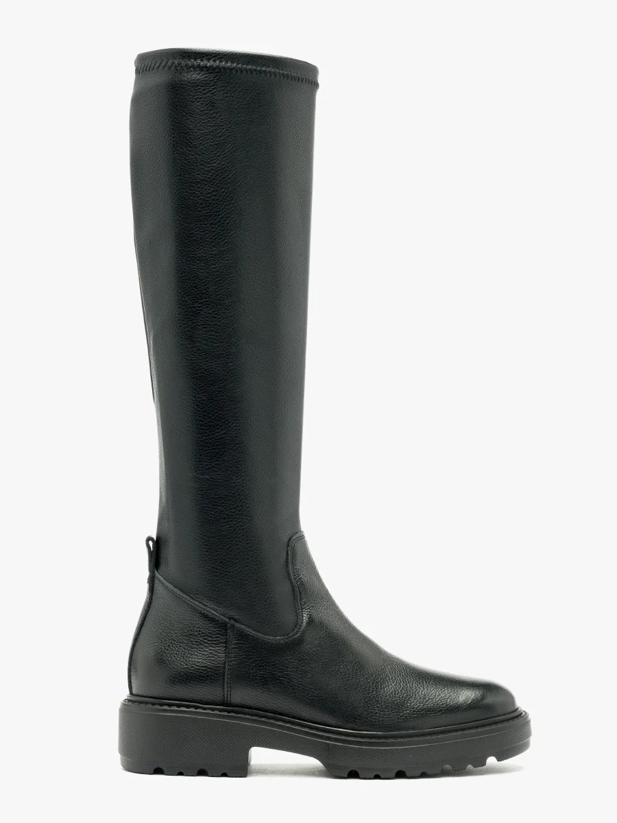 Czarne kozaki z elastyczną cholewką