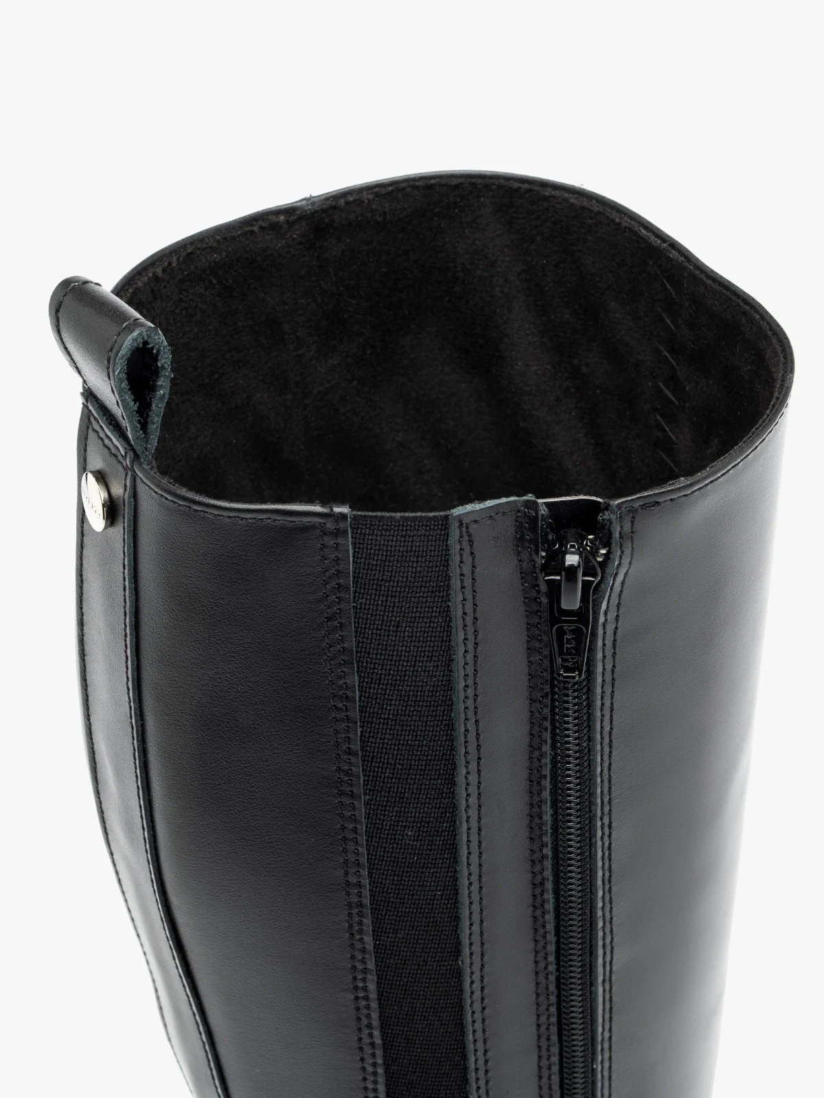 Czarne kozaki na lekkiej podeszwie