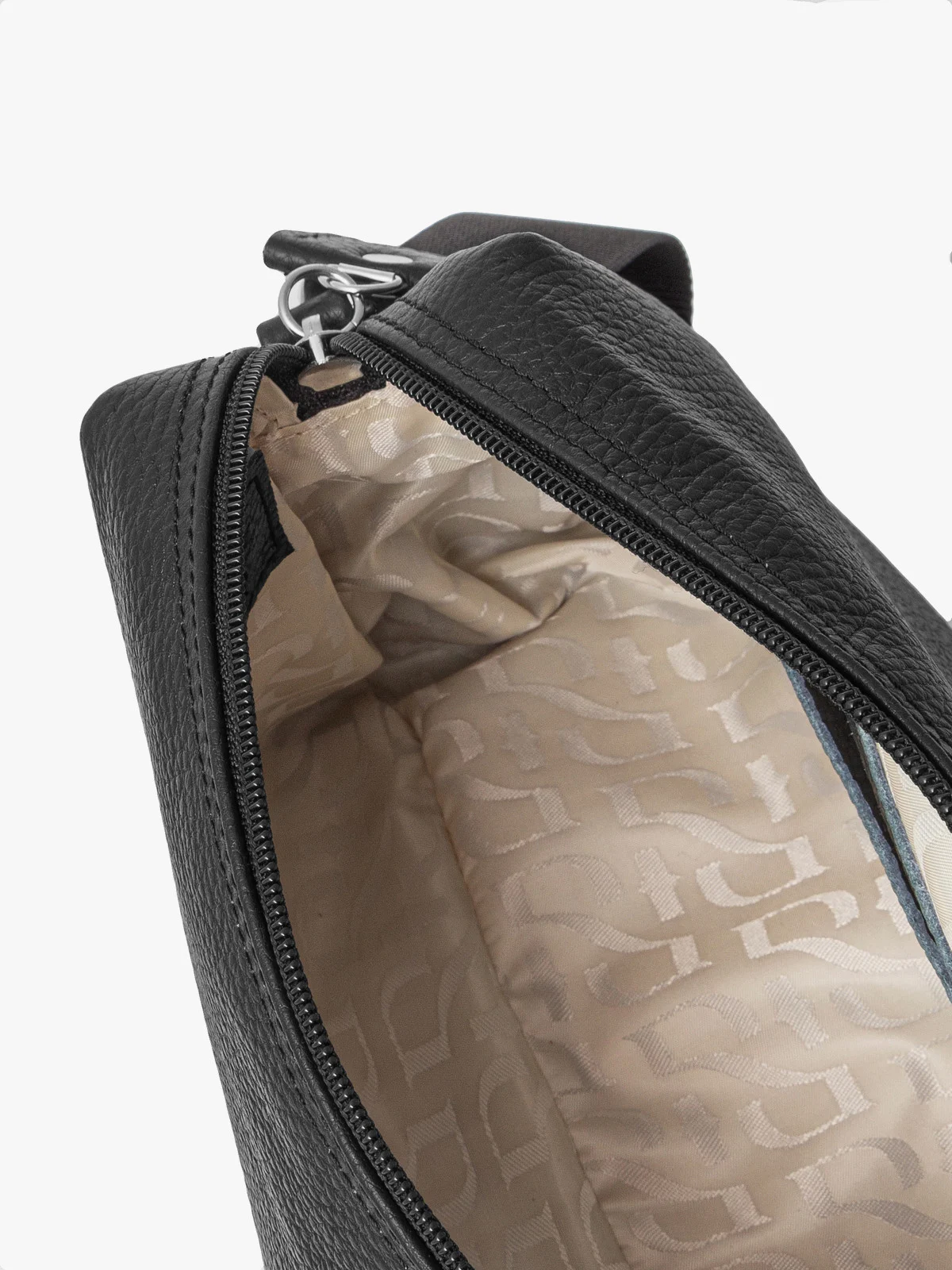 Czarna torebka damska na szerokim pasku z taśmy