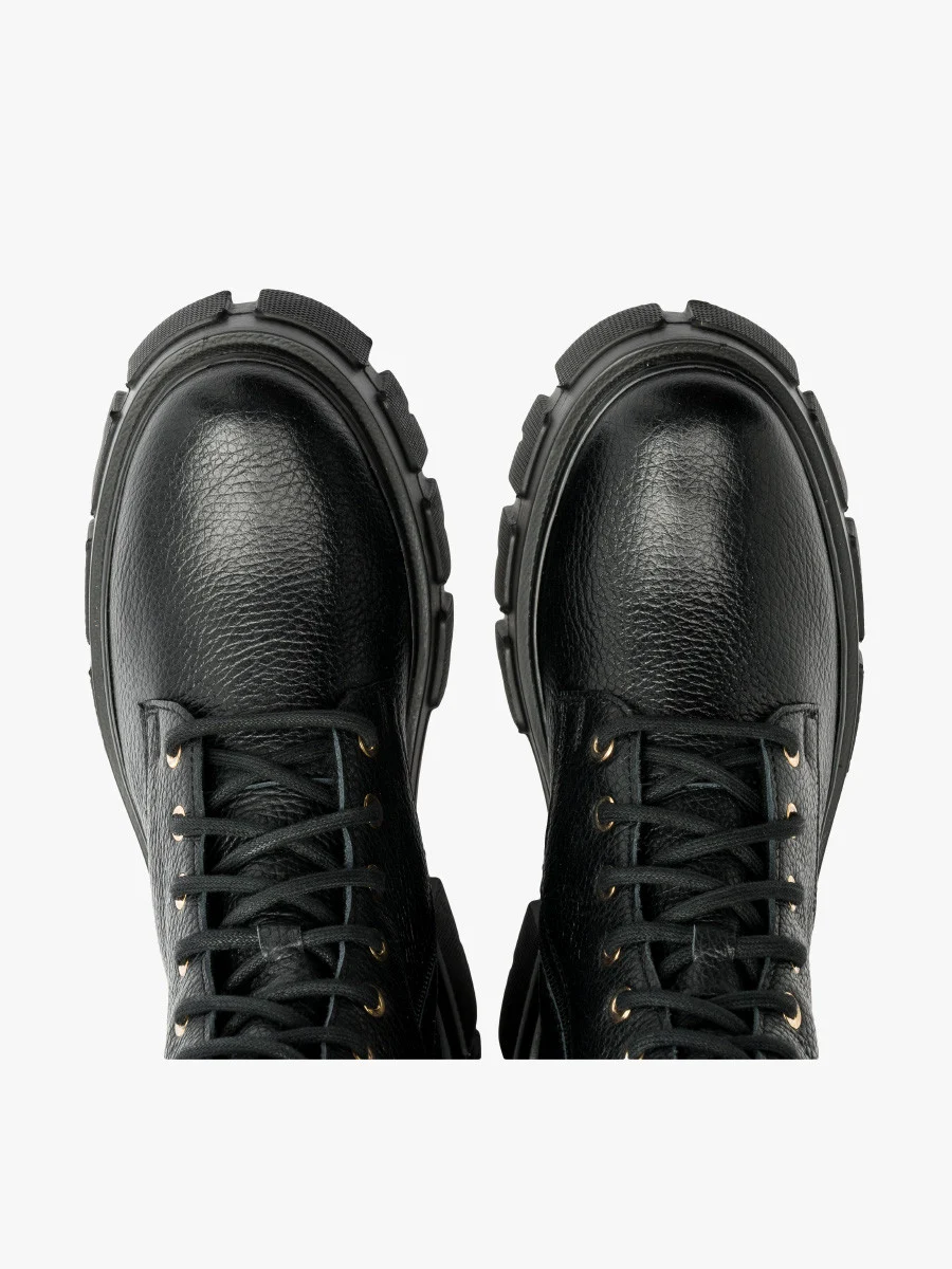 Czarne trzewiki workery na lekkim spodzie