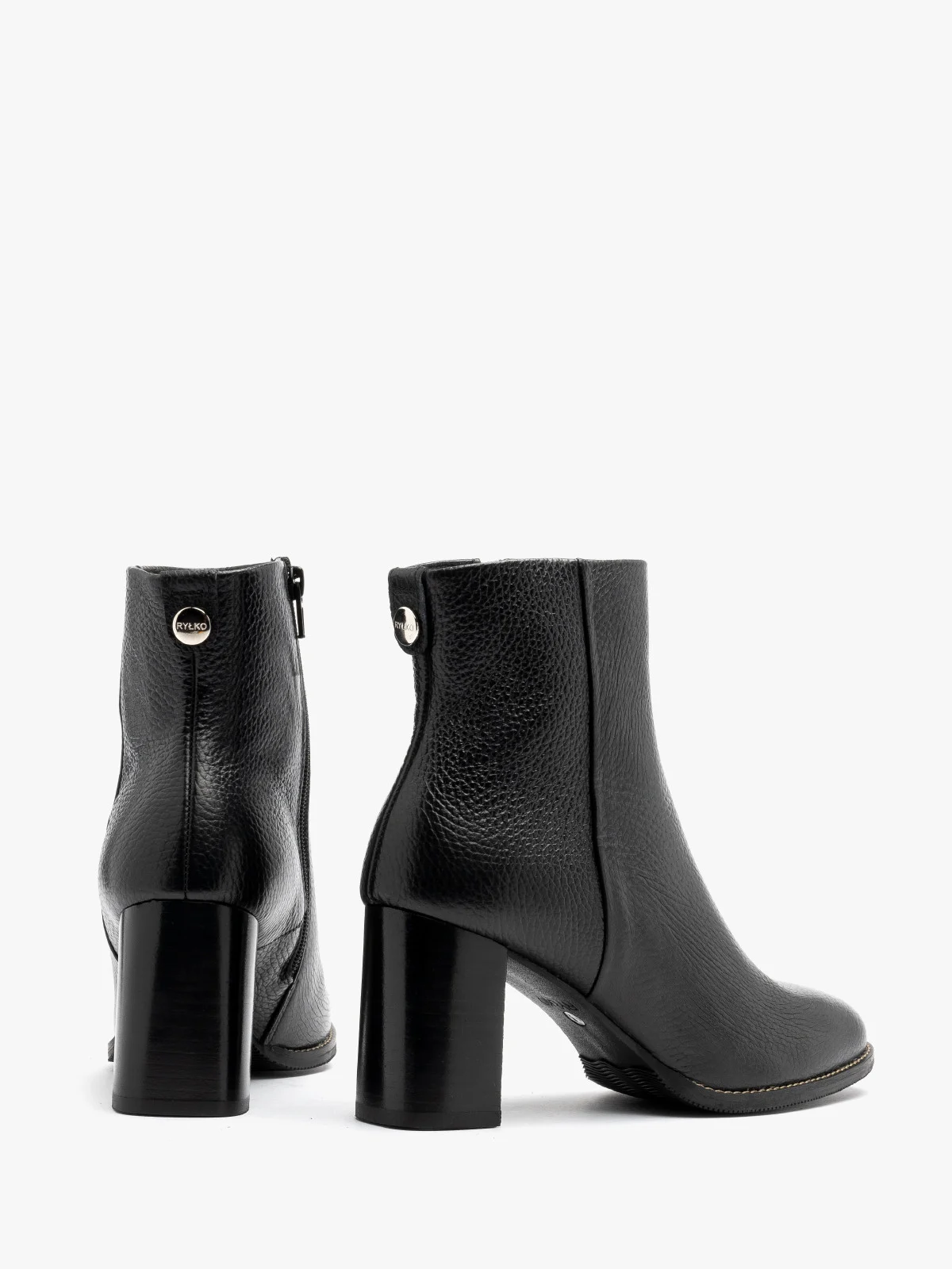 Czarne botki damskie na słupku ze składki skórzanej