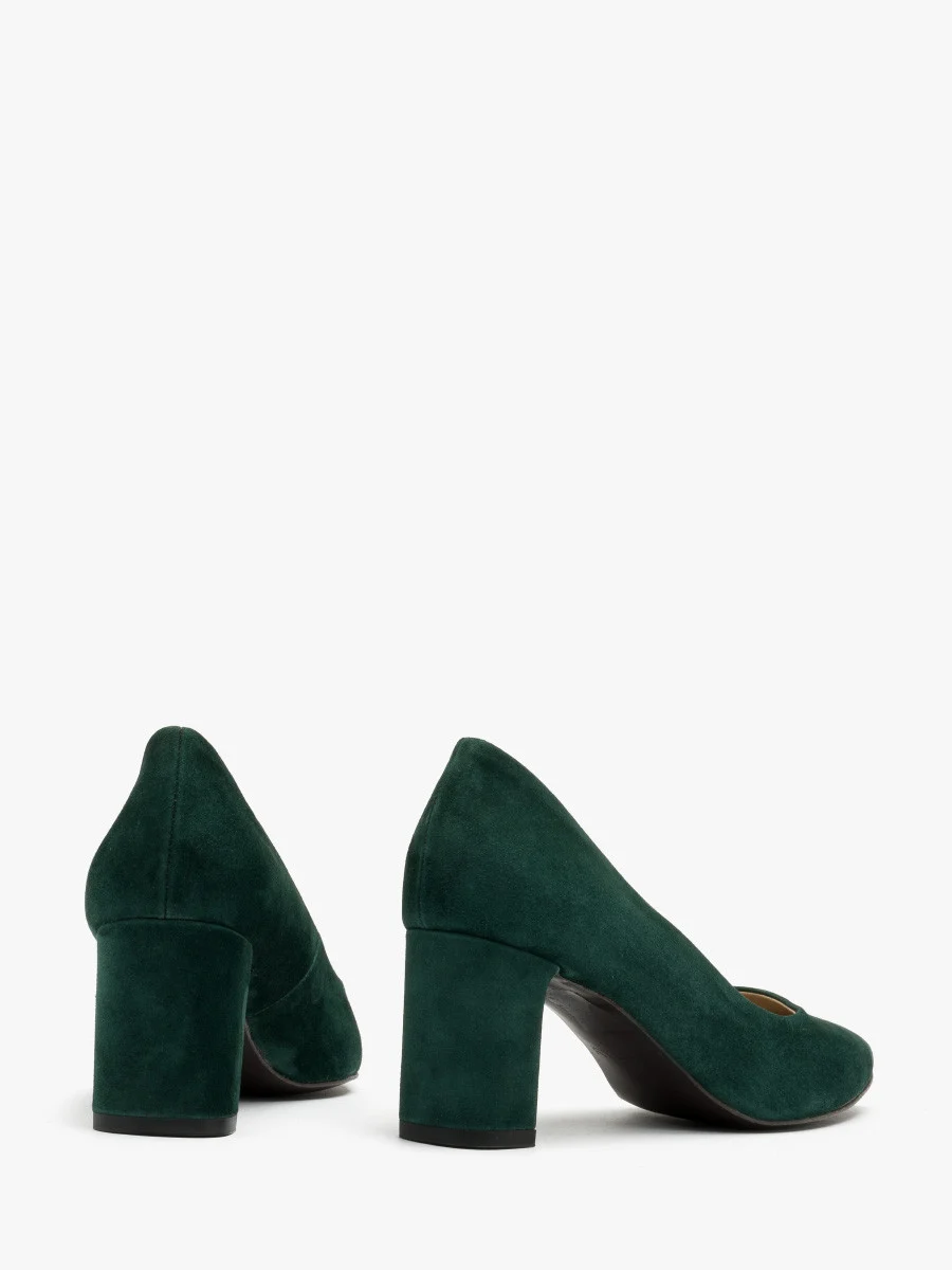Zamszowe czółenka w kolorze ciemnozielonym